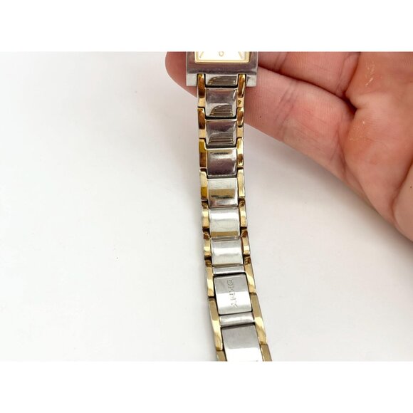 DKNY Dual Toned 250701 NY-3604 5ATM Vintage Women's Wristwatch - 17.5mm - WORKS! - Picture 11 of 13